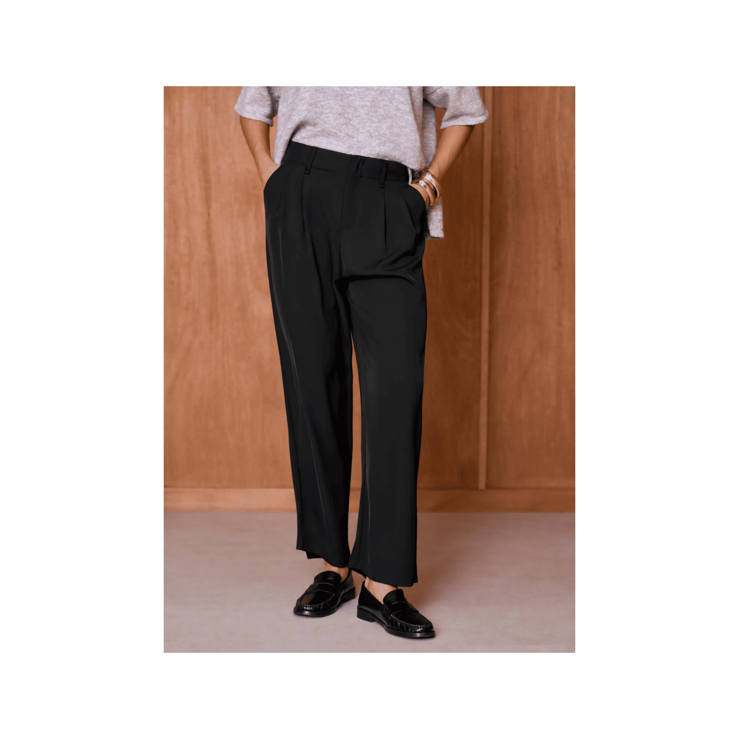Pantalon tailleur femme large à plis noir ou beige | M by Lau