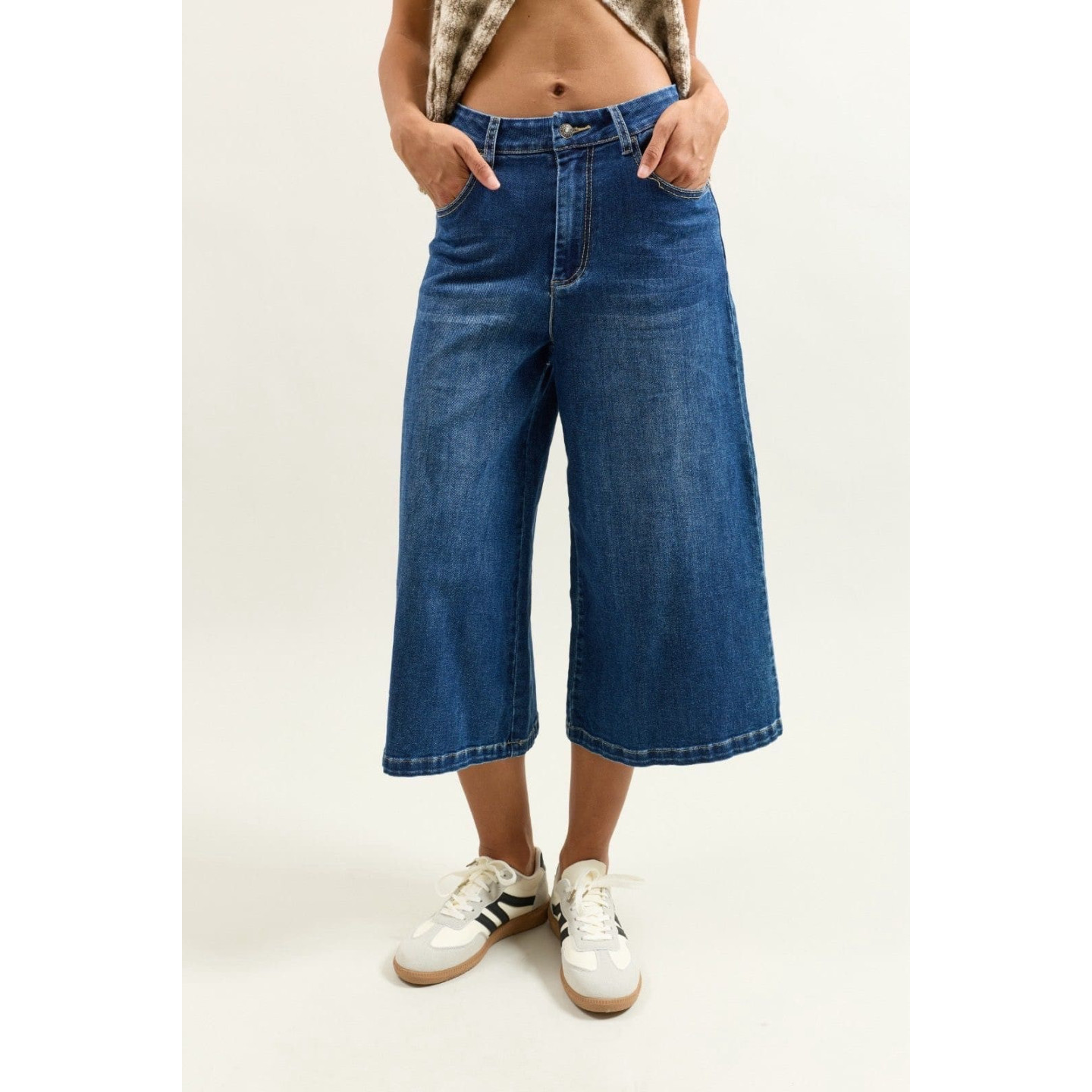 Jean femme cropped large brut délavé ROMY | M by Lau  URL simplifiée